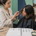 Cheveux et la lune : coiffeuse coupe pendant phases lunaires